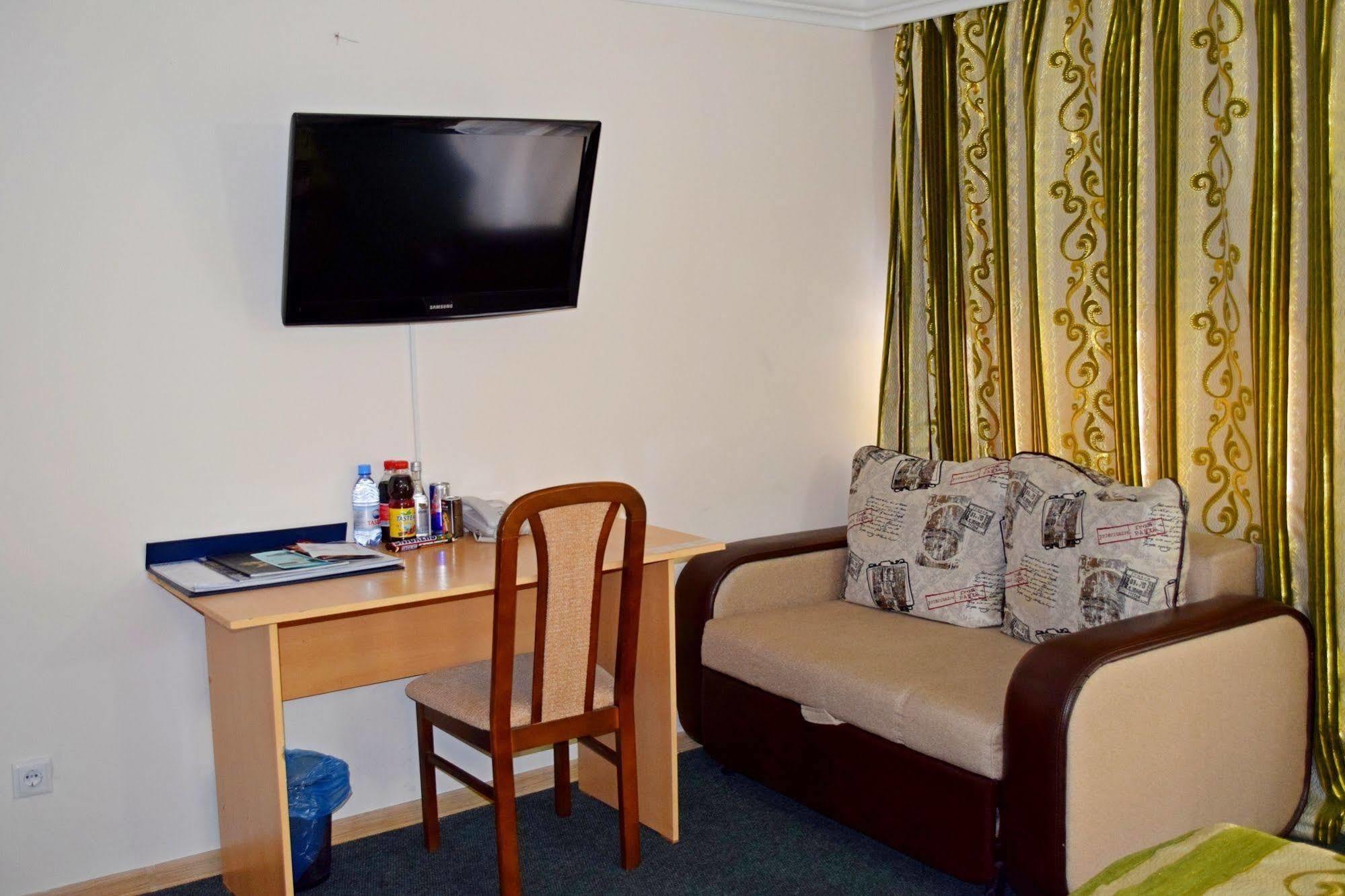 Bayterek Hotel Akmola Esterno foto