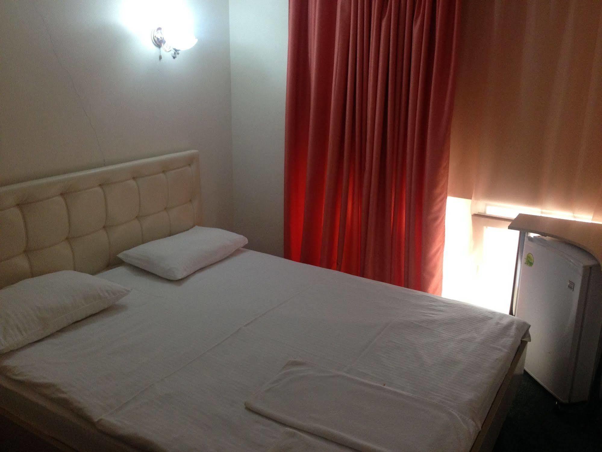 Bayterek Hotel Akmola Esterno foto