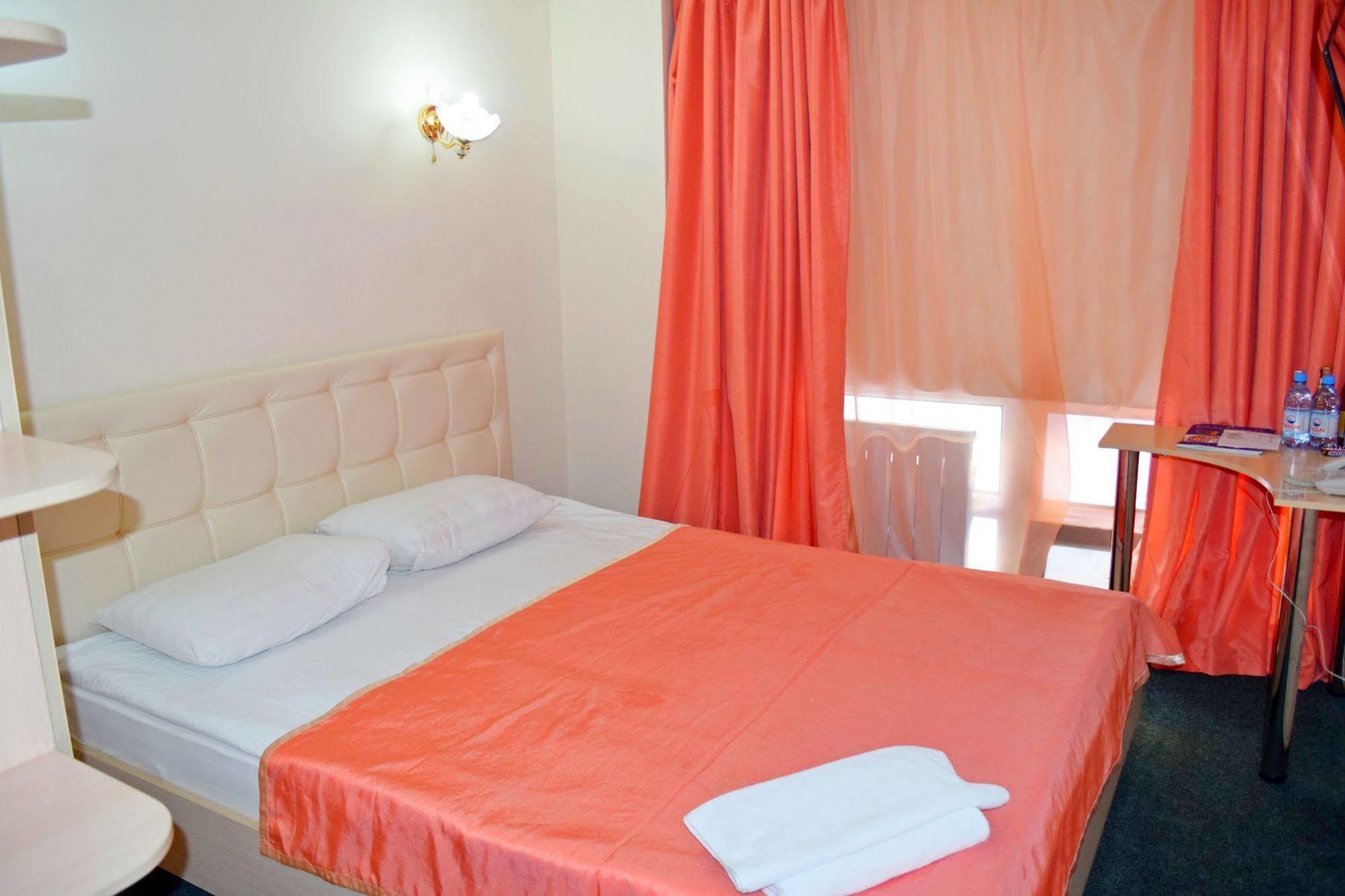 Bayterek Hotel Akmola Esterno foto